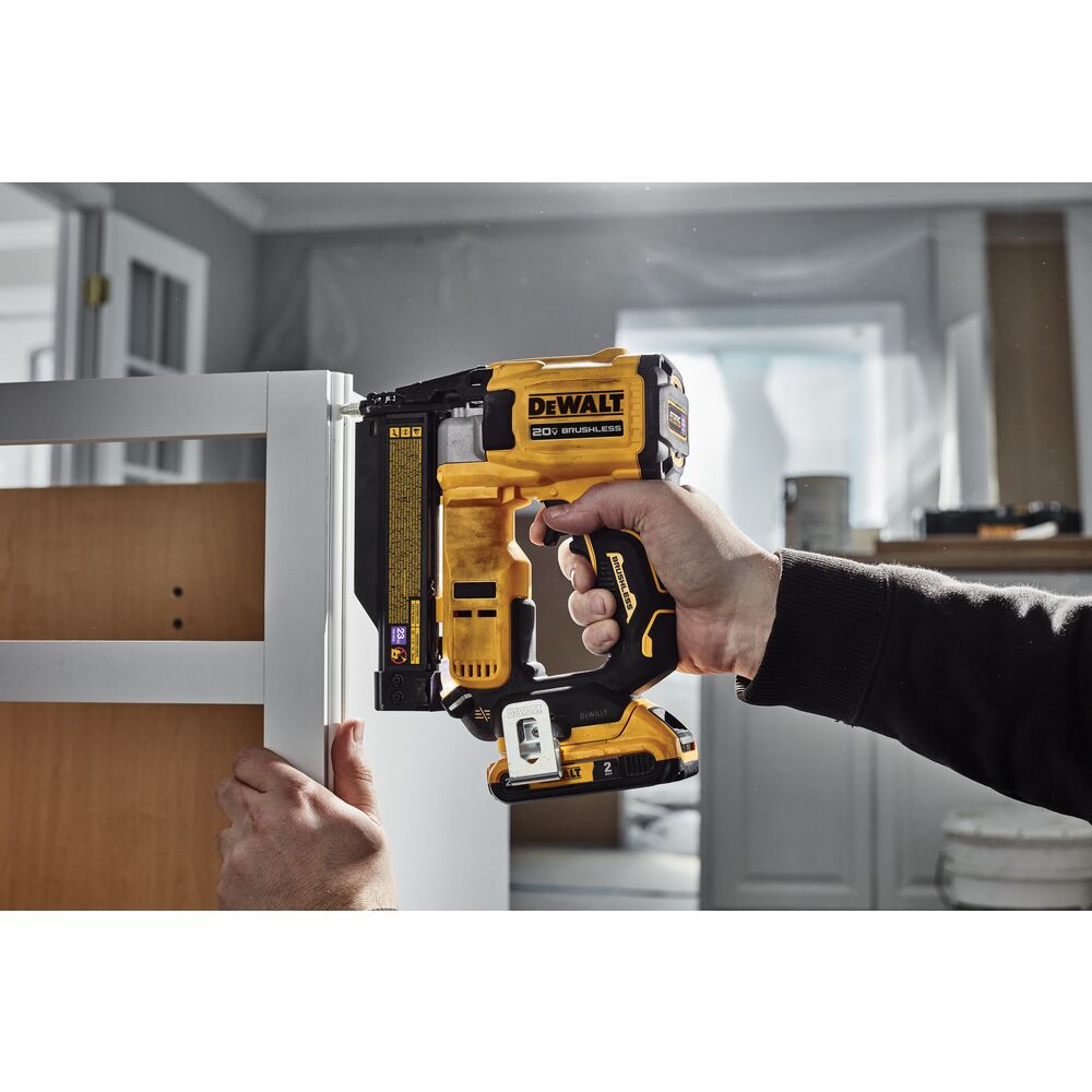 [DCN623D1] 20V MAX 23GA PIN NAILER KIT