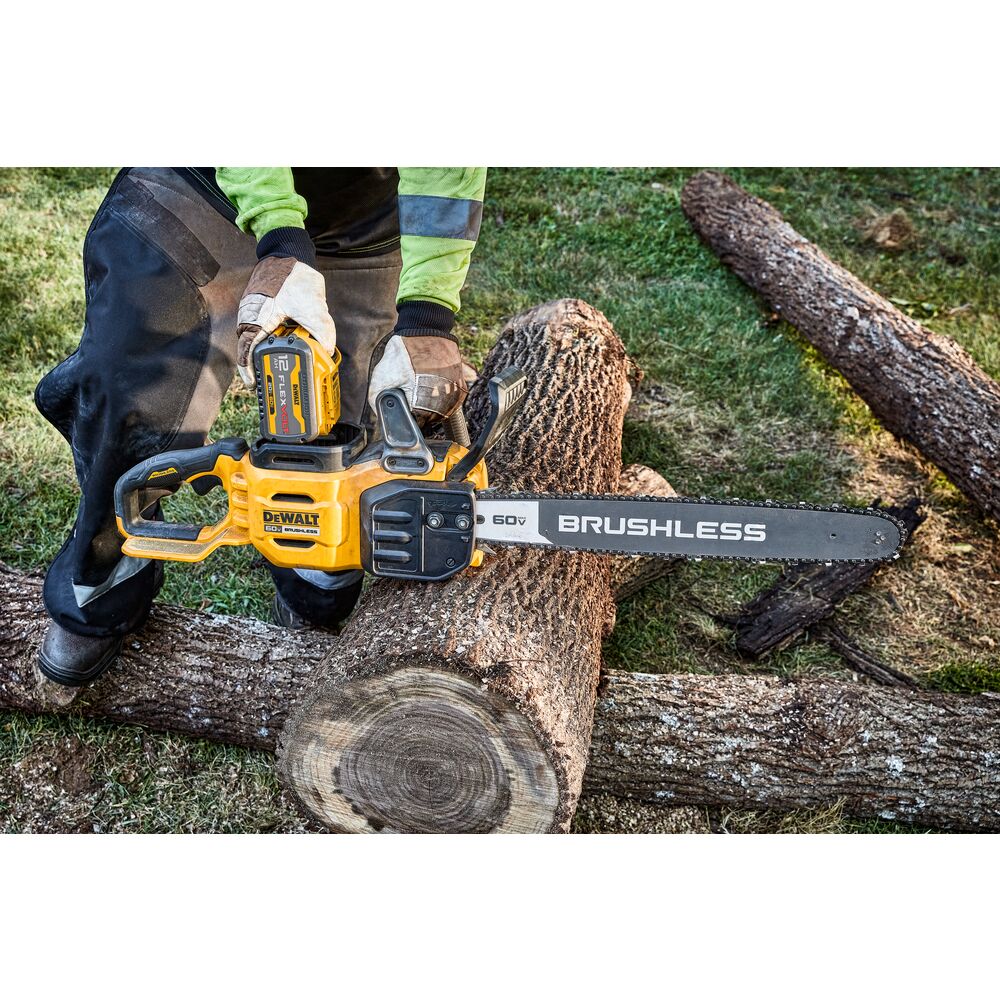 [DCCS677B] DW 60V 20IN CHAINSAW BARE
