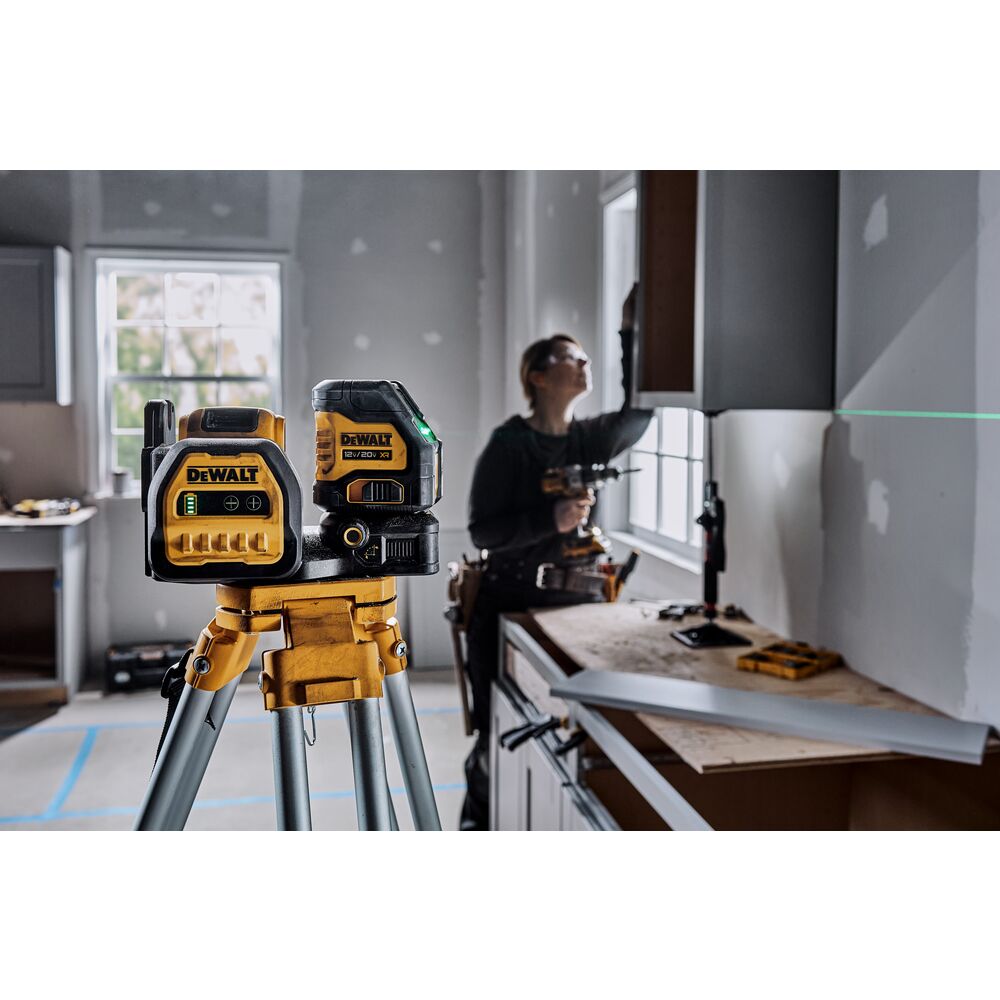 [DCLE34020GB] DEWALT CROSS LINE BARE TOOL