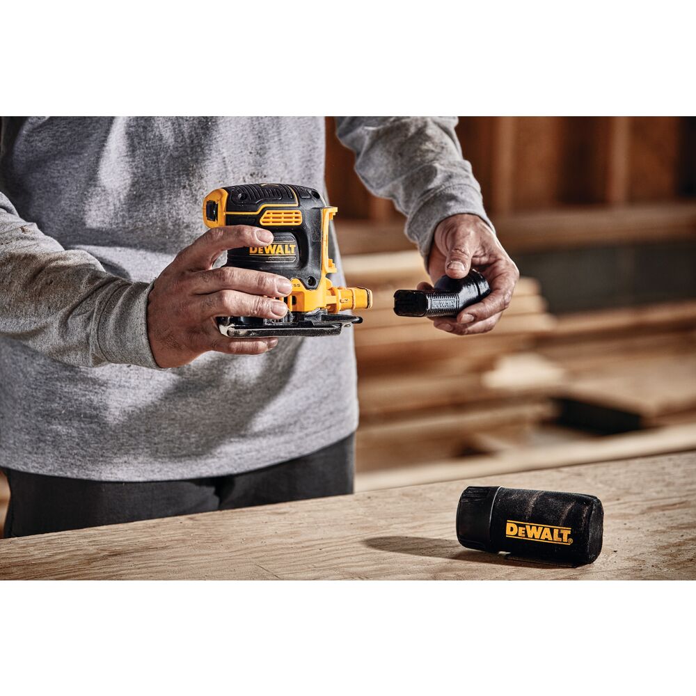 [DCW200B] 20V MAX BRUSHLESS 1/4 SHEET SANDER